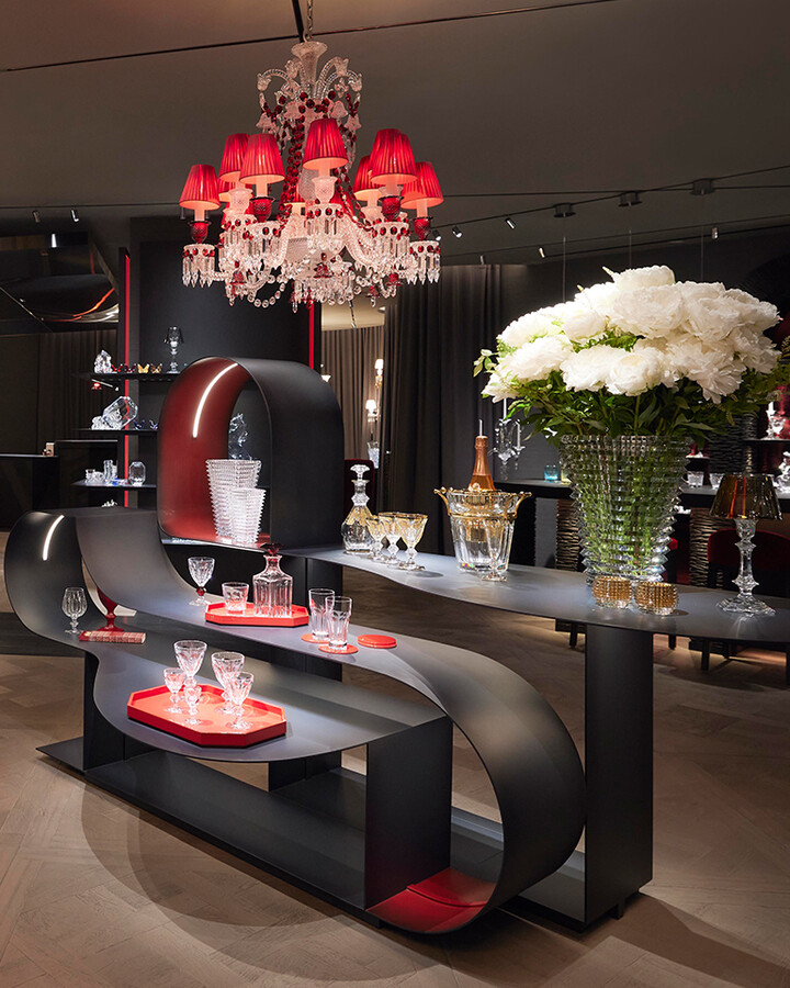 Marunouchi Bar and Shop reopening